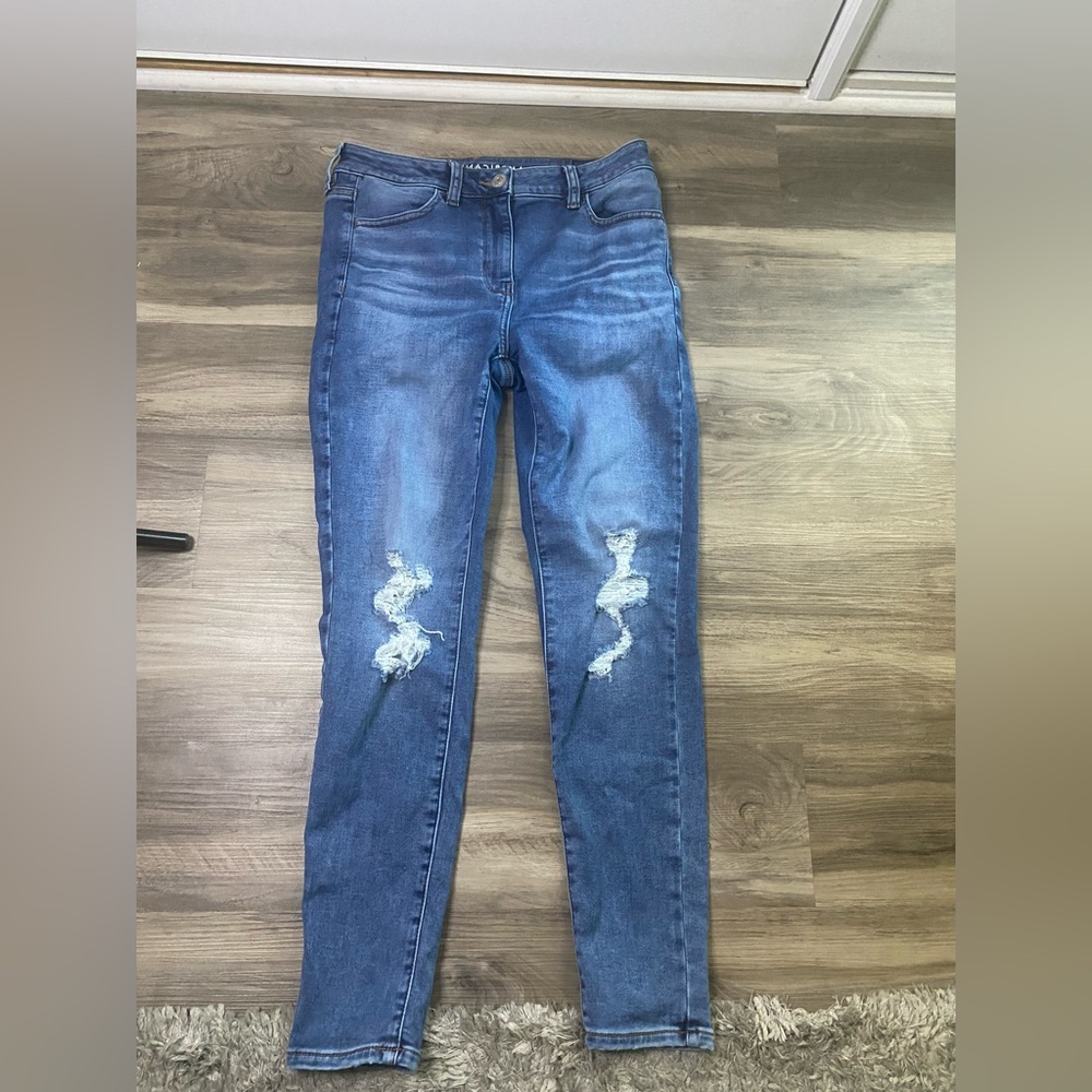 American eagle ripped jeans size 10 women’s